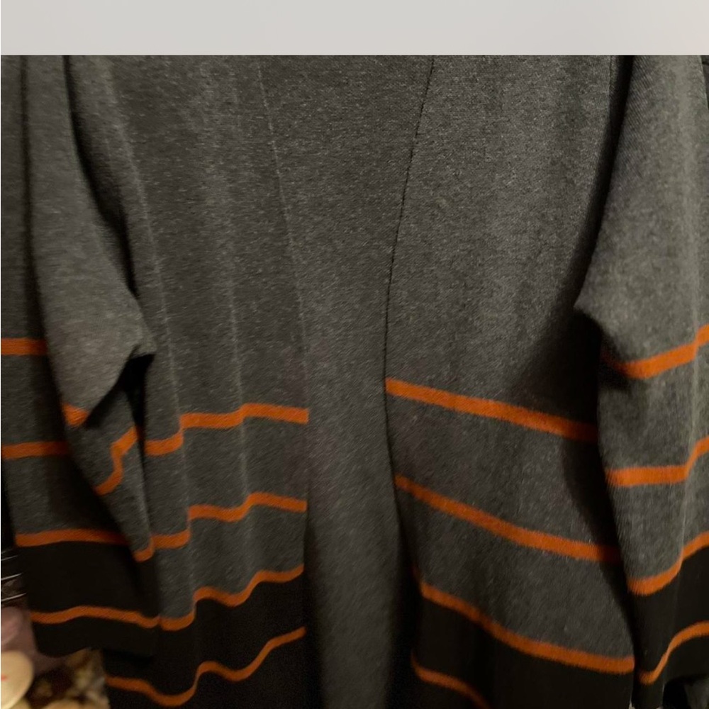 Ladies boutique brand cardigan.  Long length. 2X.  Like new - Picture 2 of 5